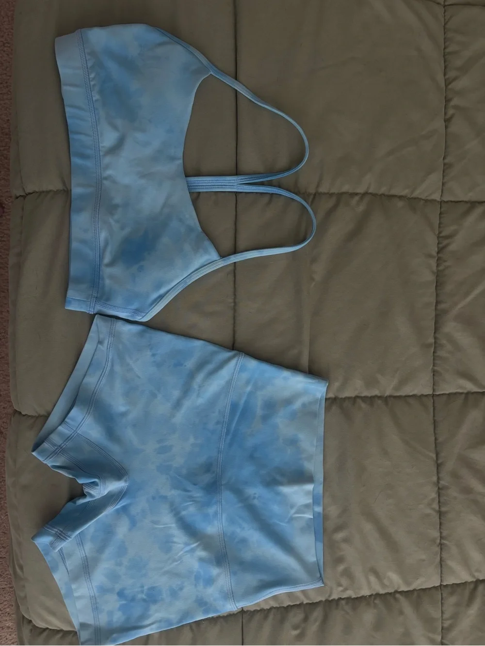 lululemon athletica shorts and bra matching set.